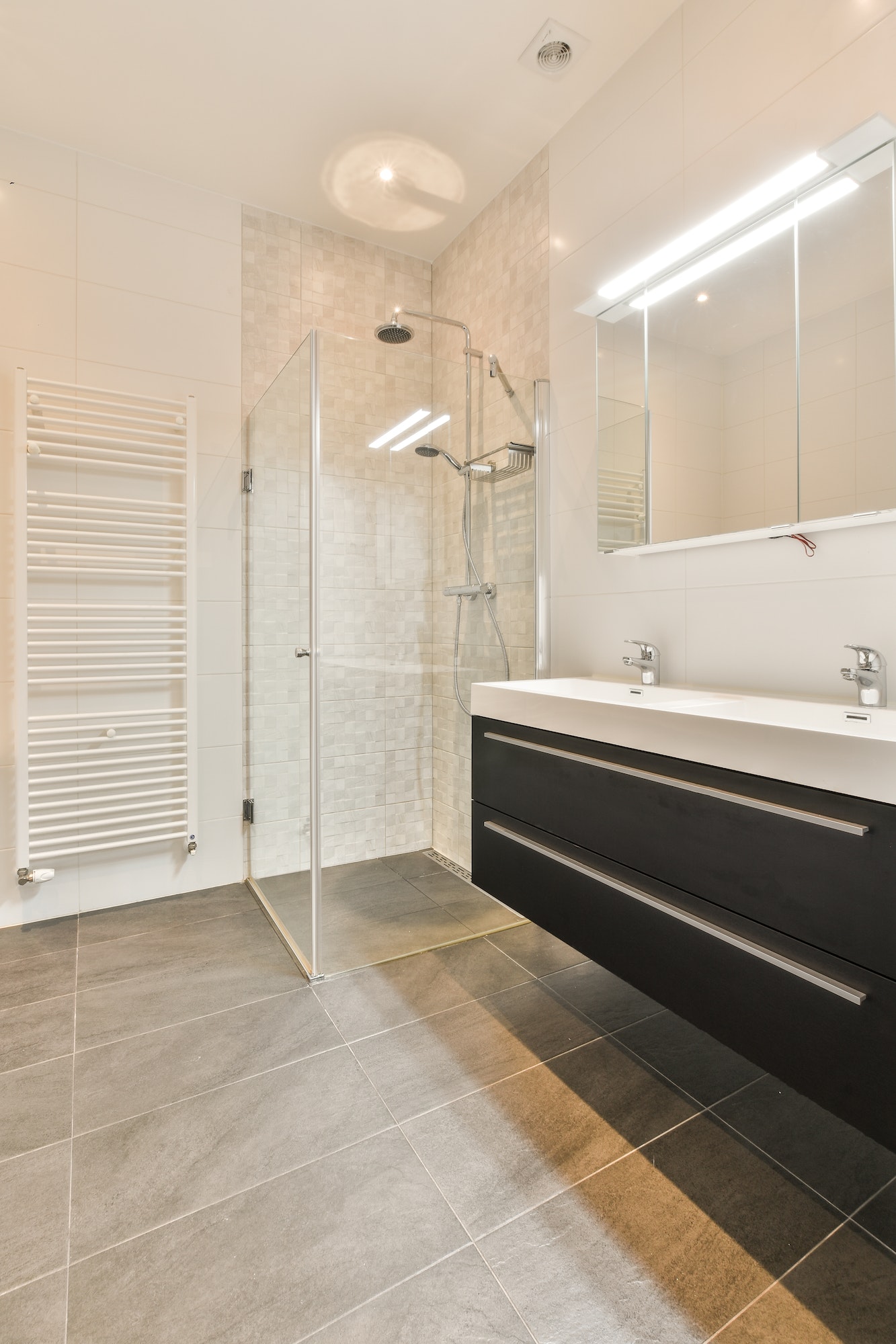 Bathroom with marble walls